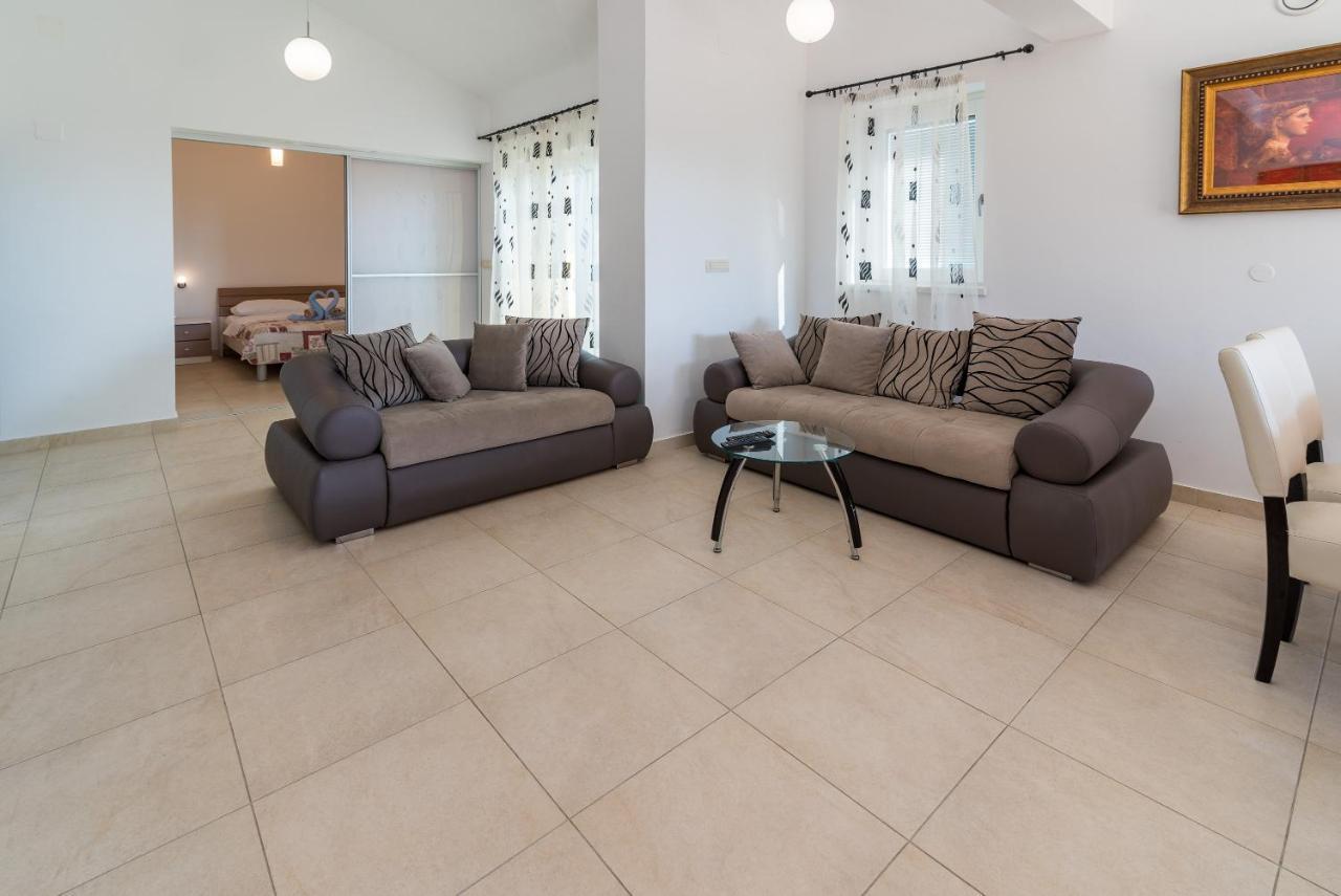 Apartments Salatic Крк Экстерьер фото